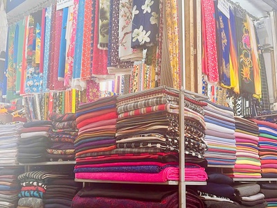 Cần bán gấp cửa hàng vải thời trang cao cấp thuận phú cả quầy cả vải 0