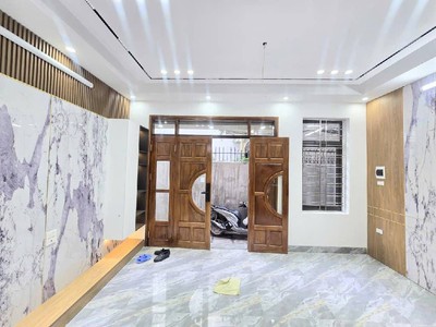 Bán nhà trần khát chân 5 tầng thang máy long lanh hai bà trưng 0