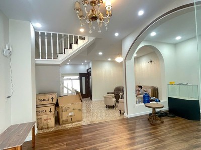 Bán nhà đường số 8, phường  linh trung, thủ đức, tp hcm. dt 70m2, 3 tầng, 3pn, sh, 6.5 tỷ. 2