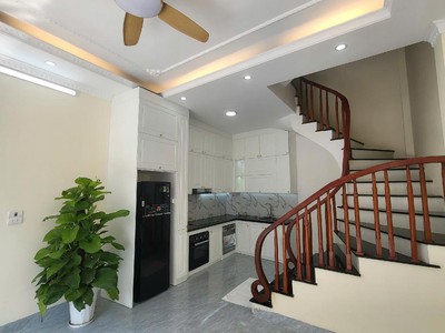 Bán nhà lô góc phố ỷ lan khu vực trung tâm ô tô ngủ trong nhà. 90m x 3 tầng, chỉ 6,8 tỷ. 1