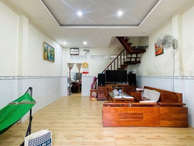 Bán nhà q.12, đường lê thị nho, 54m2, 2 tầng, 3pn, sh, giá 3.4 tỷ. hxh 1