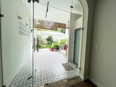 Bán nhà đường số 8, phường  linh trung, thủ đức, tp hcm. dt 70m2, 3 tầng, 3pn, sh, 6.5 tỷ. 3