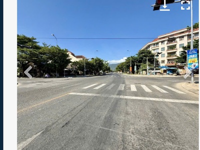 Chính chủ, đất nam hoà xuân, sát lô góc giao nhau 2 đường 10,5m lề 5m, nối sang đảo kim cương. 2