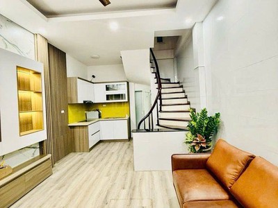 3 bước ra hồ 1 bồ đề xịn, long biên nhà mới 37m, 5 tầng chỉ nhỉnh 8 tỷ 100m ra nguyễn văn cừ, 1