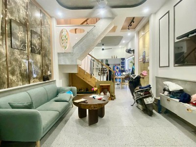 Siêu phẩm nhà 4 tầng sang trọng hxh gần chợ, bến xe buýt hiệp thành, quận 12.. 0