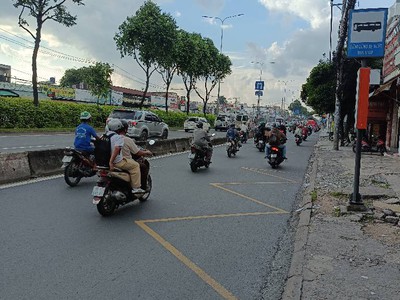 Bán nhà măt tiền q.12, trung mỹ tây, ql22, 180m2, 3 tầng, 4pn 2