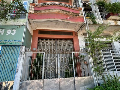 Bán nhà mặt tiền trần hưng đạo vị trí kim cương giữa trung tâm biển quy nhơn gia lai 0