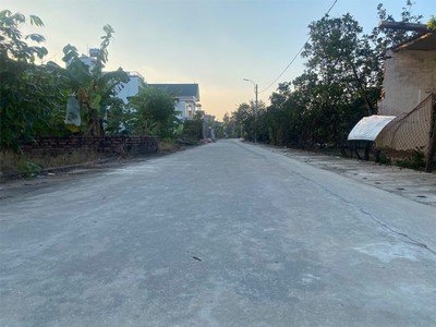 Hàng mới 2,x tỷ tổ 10 tt quang minh,dt 50m,mt hơn 4m.hàng f0 đầu tư. 1