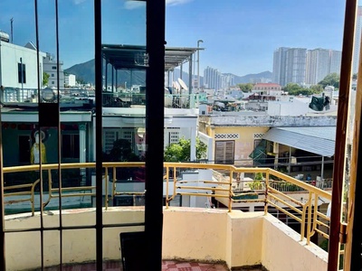 Bán nhà 4 tầng 1 tum vừa ở vừa kinh doanh mặt tiền đường tháp bà, nha trang. 2