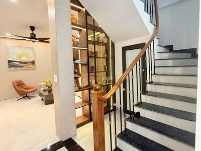 Bán nhà giải phóng - lô góc - 3 mặt thoáng - thang máy - kinh doanh ngõ thông ô tô vào nhà 0