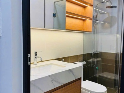 Bán nhà giải phóng - lô góc - 3 mặt thoáng - thang máy - kinh doanh ngõ thông ô tô vào nhà 4