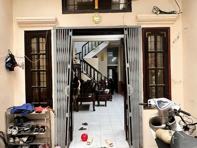 Chính chủ bán nhà số 6/175 Thịnh quang Đống Đa 50m2 4 tầng 4 ngủ nhỉnh 13 tỷ. 0