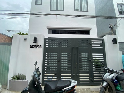 Chính chủ cần bán căn nhà xây kiên cố 1 trệt 1 lầu mới 100 cách mặt tiền đường TL10 chỉ 30m, Phường 7