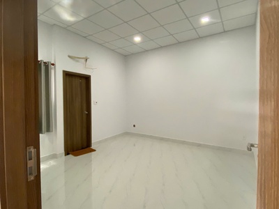 Chính chủ cần bán căn nhà xây kiên cố 1 trệt 1 lầu mới 100 cách mặt tiền đường TL10 chỉ 30m, Phường 6