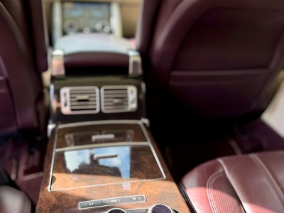 Đổi xe chính chủ cần bán xe RR bản Vip 4 chỗ nội thất nguyên rin mới tinh. 2