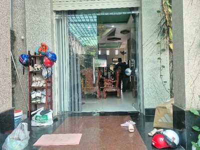 Chủ định cư mỹ bán gấp   nhà 2 tầng đẹp, xe hơi ngủ trong nhà   gần võ văn ngân   chỉ 17 tỷ 0