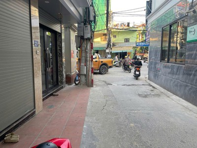 Ô tô vào nhà - ngõ thông kinh doanh - thang máy - thoáng trước sau 0