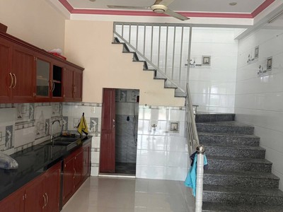 Thanh lý nhà 1 trệt 1 lầu , 3 phòng trọ , gần chợ phú lạc bình chánh tphcm 2