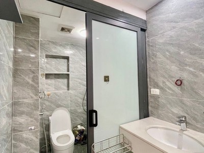 Chỉ 4,x tỷ sở hữu chcc 2pn 1wc trung tâm cầu giấy - toà mới bàn giao,nội thất sẵn 46.1m2. 4