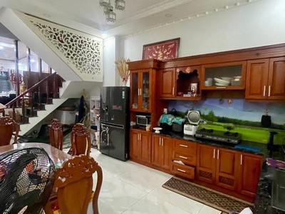 Gấp bán nhà mặt tiền kdc chợ phạm thế hiển p4 q8 1