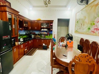 Gấp bán nhà mặt tiền kdc chợ phạm thế hiển p4 q8 2