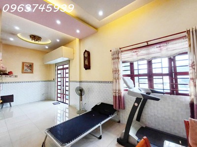 Bán nhanh mặt tiền kinh doanh lớn 8.5m, 3 tầng linh trung thủ đức, gần vincom, giá 14 tỷ 0