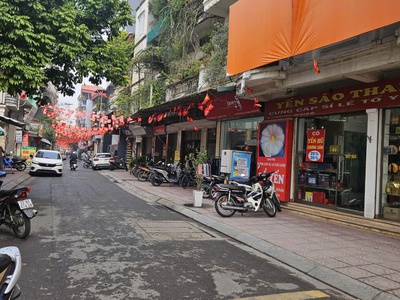 Bán đất tặng nhà, dt 86m2, mt 4,5m, giá 16.9 tỷ, liên hệ: 0965091176. 0