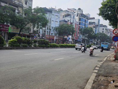 Bán đất tặng nhà, dt 86m2, mt 4,5m, giá 16.9 tỷ, liên hệ: 0965091176. 1