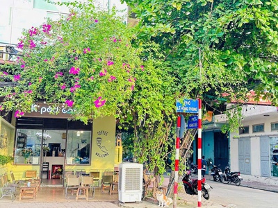 Sang nhượng quán cafe do nghỉ sinh em bé không có thời gian quản lý. 2