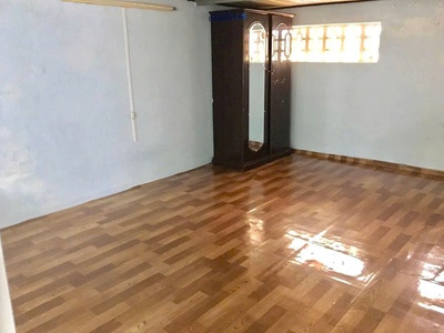 Cho thue nhà mặt ngõ Dư Hàng , Lê Chân . Làm mi móng , gội đầu kết hợp ở ok 3