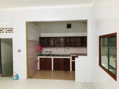 Cho thue nhà mặt ngõ Dư Hàng , Lê Chân . Làm mi móng , gội đầu kết hợp ở ok 4