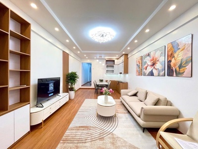 Bán nhà tập thể tầng 2 cầu giấy dt 120m giá 5,350 tỷ 2 mặt ngõ,full nội thất 0