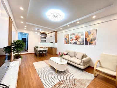 Bán nhà tập thể tầng 2 cầu giấy dt 120m giá 5,350 tỷ 2 mặt ngõ,full nội thất 1