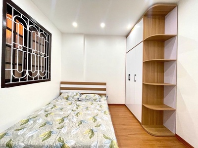 Bán nhà tập thể tầng 2 cầu giấy dt 120m giá 5,350 tỷ 2 mặt ngõ,full nội thất 4