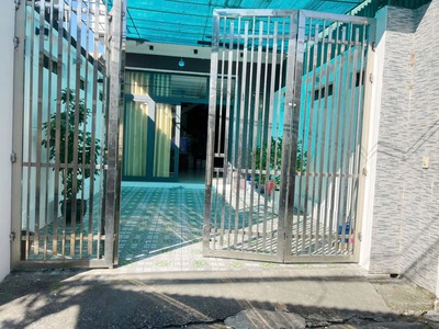 Cần tiền giá nào cũng bán - Nhà 125m2, 3 Tầng, ô tô vào nhà, chỉ 500m ra Vinhomes 3