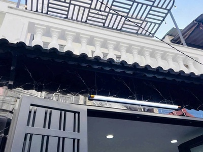 Nhà mới 1 lầu giá bèo vị trí đẹp ngay siêu thị metro q12 1