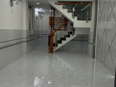 Nhà mới 1 lầu giá bèo vị trí đẹp ngay siêu thị metro q12 2