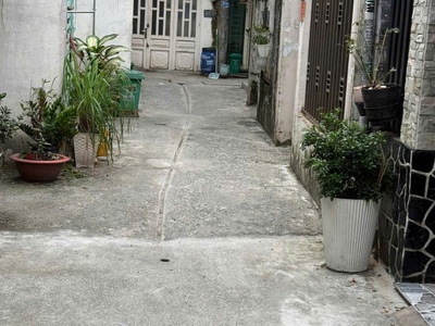 Nhà mới 1 lầu giá bèo vị trí đẹp ngay siêu thị metro q12 7