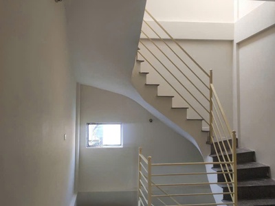 đón sóng chuyển chợ liên phương, bên em có 2 căn shophouse 3 tầng 3