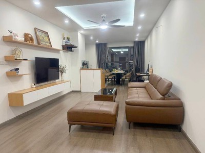 Trung tâm cầu giấy - khu vip- tầng trung view thoáng  - đi bộ công viên cầu giấy 97 m2. 2