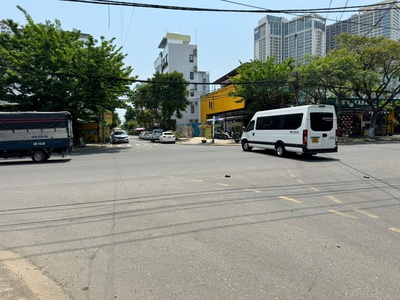 Đất mặt tiền kinh doanh, ông ích đường, đối diện chợ cẩm lệ và gần cách mạng tháng 8. 3