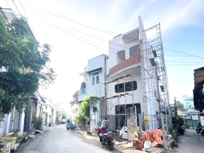 Siêu ngon  nhà 3 tầng mặt tiền, đường 6m bình chiểu   60m , gần trường   chợ   chỉ 4.6 tỷ 2