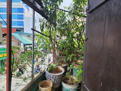 Cho thuê căn hộ tầng 2 mặt phố trương định 80m2, 2 ngủ chỉ 6 triệu ở hộ gia đình 1