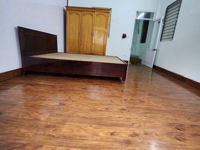 Cho thuê căn hộ tầng 2 mặt phố trương định 80m2, 2 ngủ chỉ 6 triệu ở hộ gia đình 2