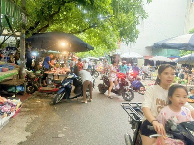 Đất đẹp tại đấu giá mậu lương hà đông ô tô đỗ cửa 13 tỷ 2