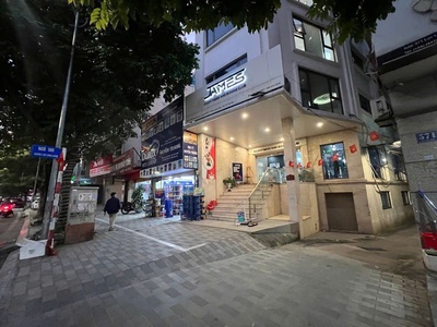 Bán nhà lạc long quân 60m, 5 tầng, oto đỗ cửa 2 thoáng trước sau, 5 ngủ ở luôn 0