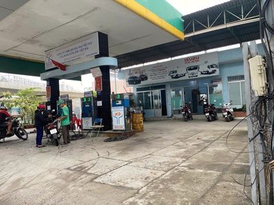 Cần bán đất mặt tiền dt 320m2 - ngang 18m mua xong cho thuê lại giá bán 20 tỷ --- 63tr /m2   mọi 1