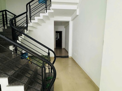 Cho thuê nhà 3 tầng đường Bà Triệu - Thành phố Huế 1