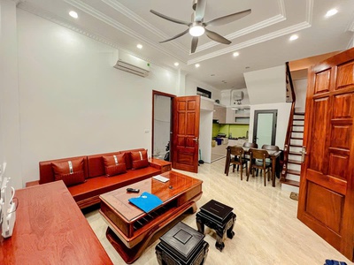 Cho thuê nhà đội cấn 30m 4 tầng 3 ngủ 7.5tr 0