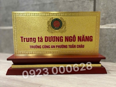 Biển chức danh để bàn, biển chức vị, biển đồng 4